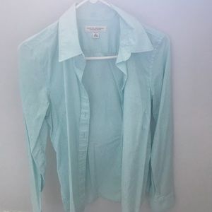 Banana Republic size 6 Fitted Non-Iron button down